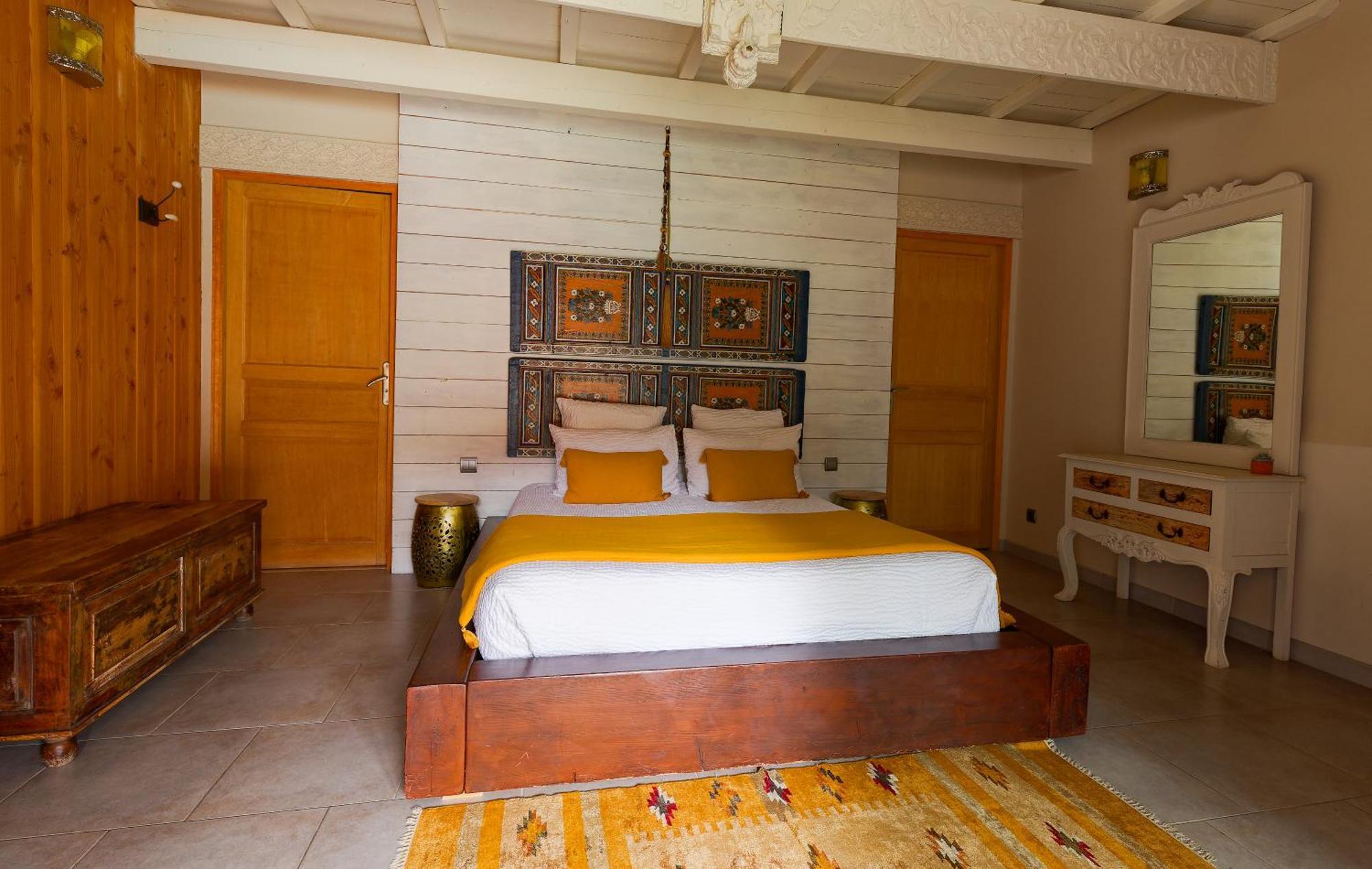 Couleurs Du Sud Bed & Breakfast Vallon-Pont-dʼArc Dış mekan fotoğraf