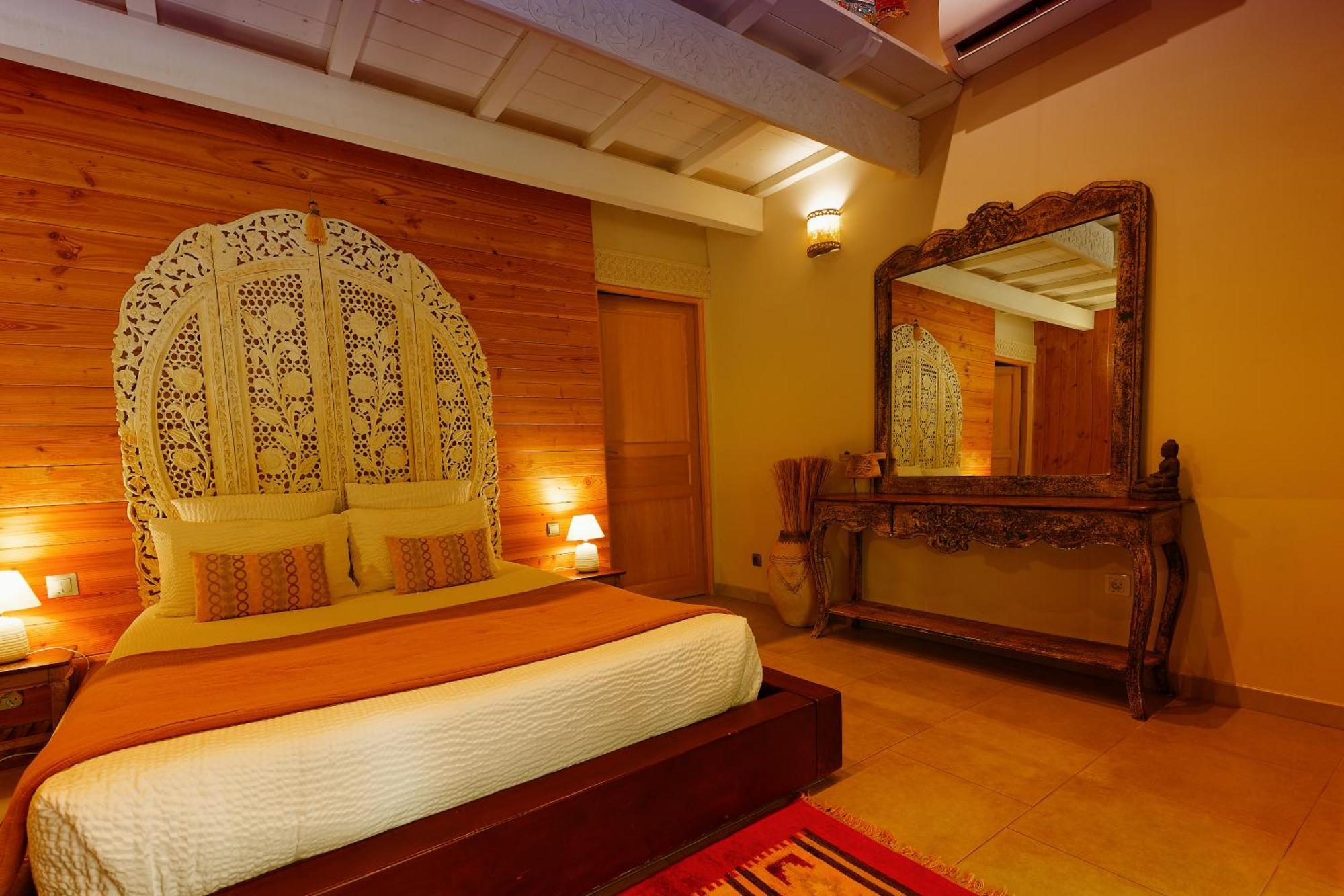 Couleurs Du Sud Bed & Breakfast Vallon-Pont-dʼArc Dış mekan fotoğraf